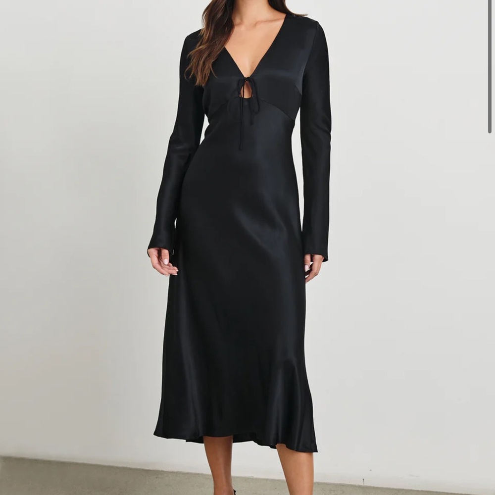 Elegant Black Midi Dress with Tie Detail